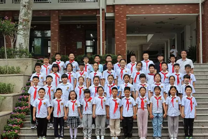 1023集体晨会_html_m5afe734c.jpg