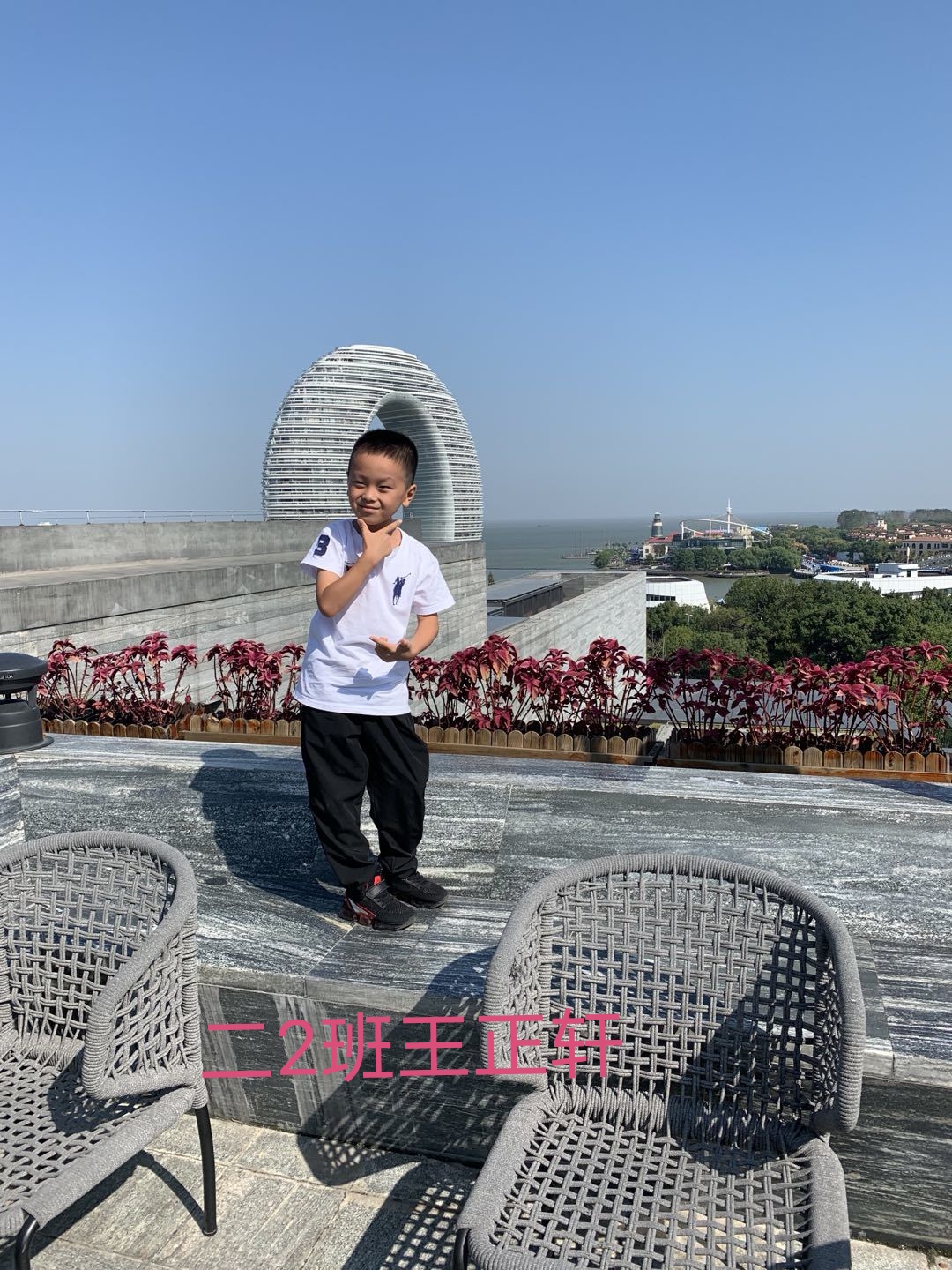 10月新闻_html_5c0ce171.jpg
