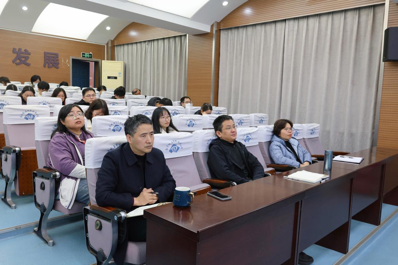晓院附小2023-2024学年第二学期全校大会顺利举行_html_2a74bb7d.jpg