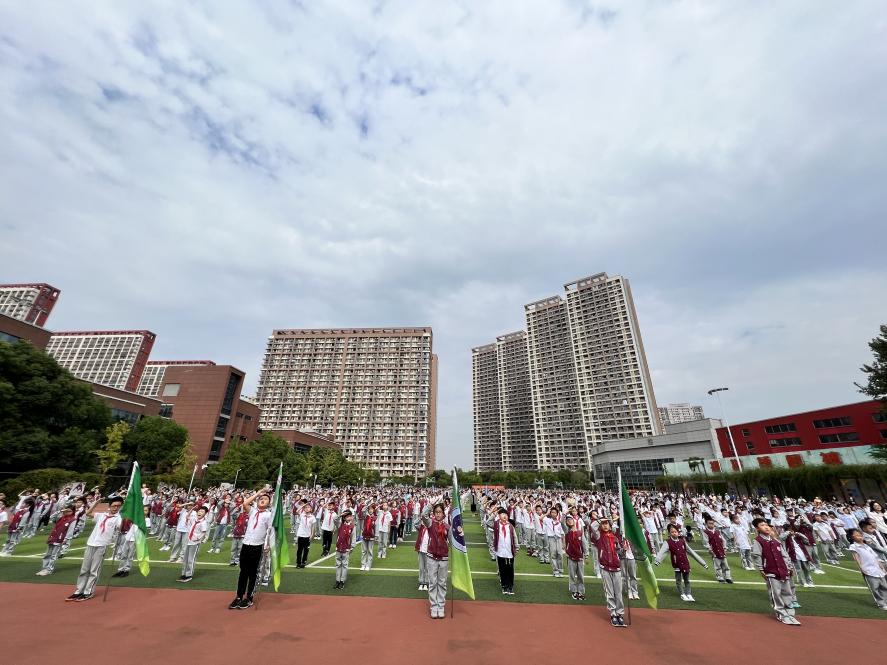 2022.09.26第五周升旗仪式报道（杜莹莹）_html_m68c593db.jpg