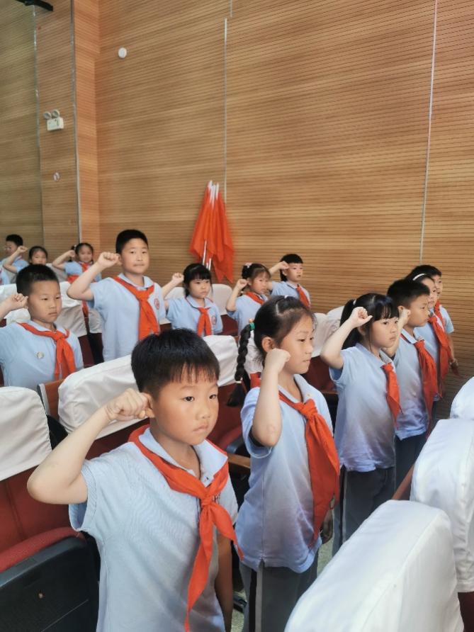【丁香汉声·学生成长营】建功新时代 争做好队员_html_632fcc9.jpg