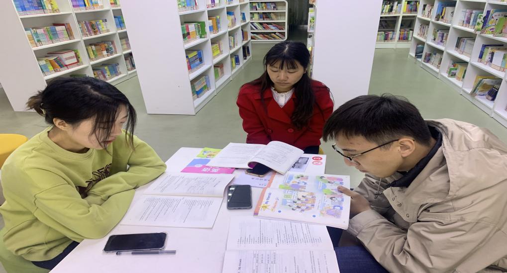 培根铸魂，启智增慧——英语组集体备课报道_html_46765ef2.jpg