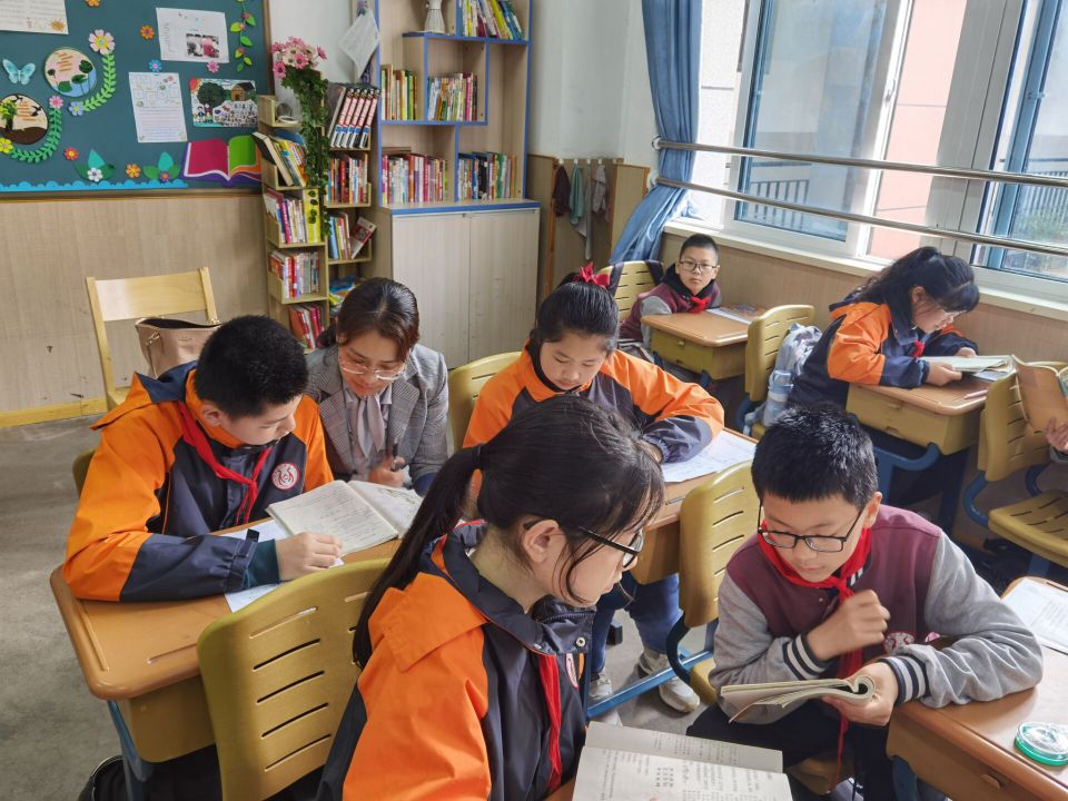 【丁香汉声】教研搭平台 磨课促成长_html_m302a4e96.jpg