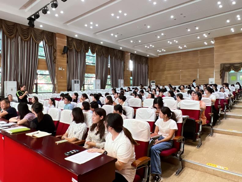 凝心聚力 再启新程——南京市丁家庄小学2023—2024学年第一学期教师大会_html_7152e5d3.jpg