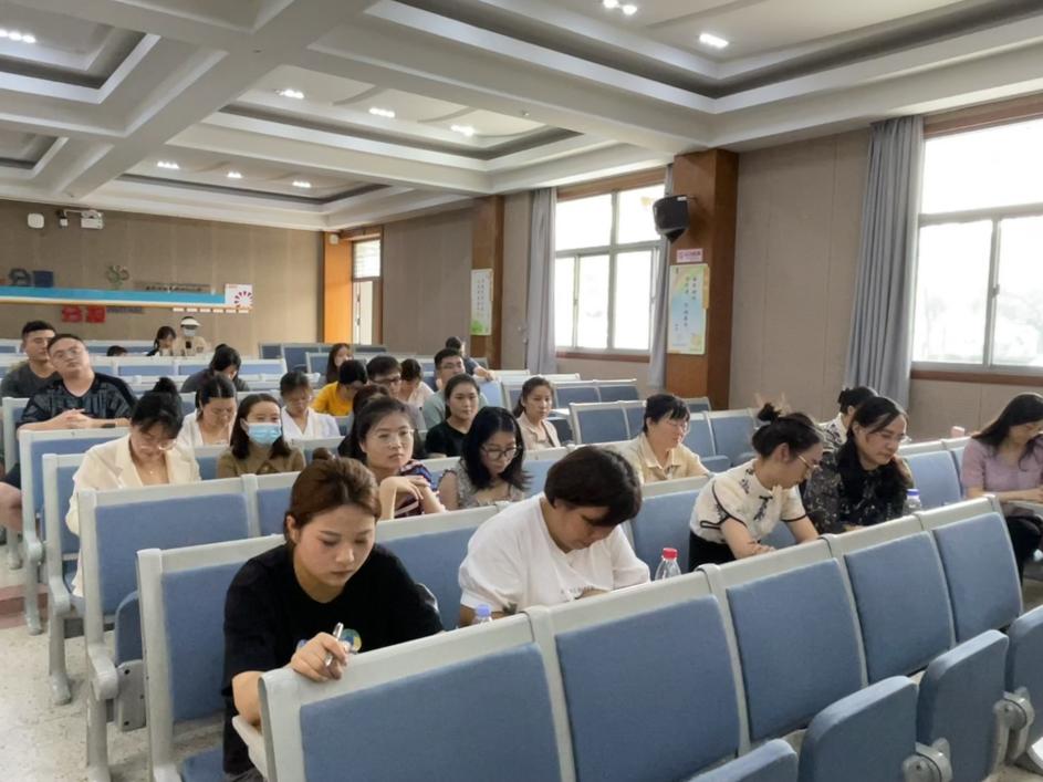 2023.08.24 新学期一年级班主任会议（杜莹莹）_html_57d00a8e.jpg