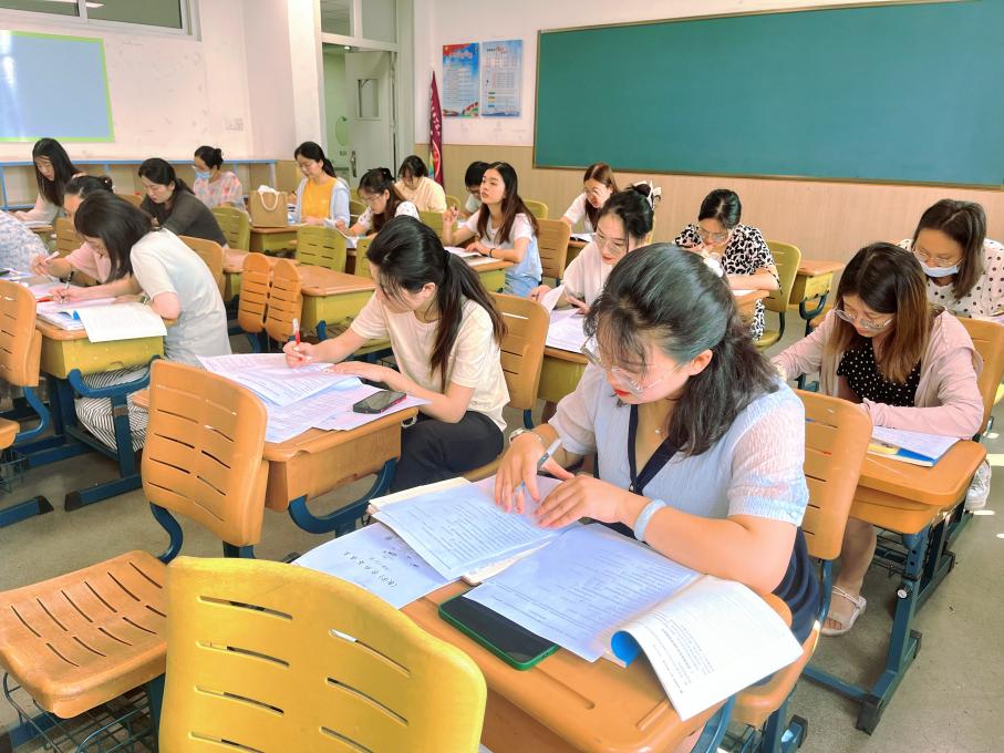【丁香汉声·教学】期初数学组教研活动侧记_html_645e1de9.jpg