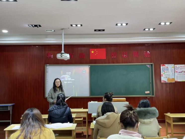 齐心协力共发展 精彩交流促成长_html_20e037cc.jpg
