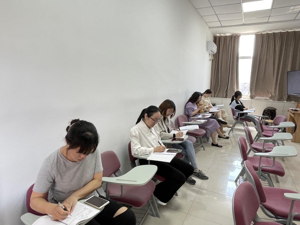 五年级数学组内教研2022.05.17_html_m5de1d8a.jpg