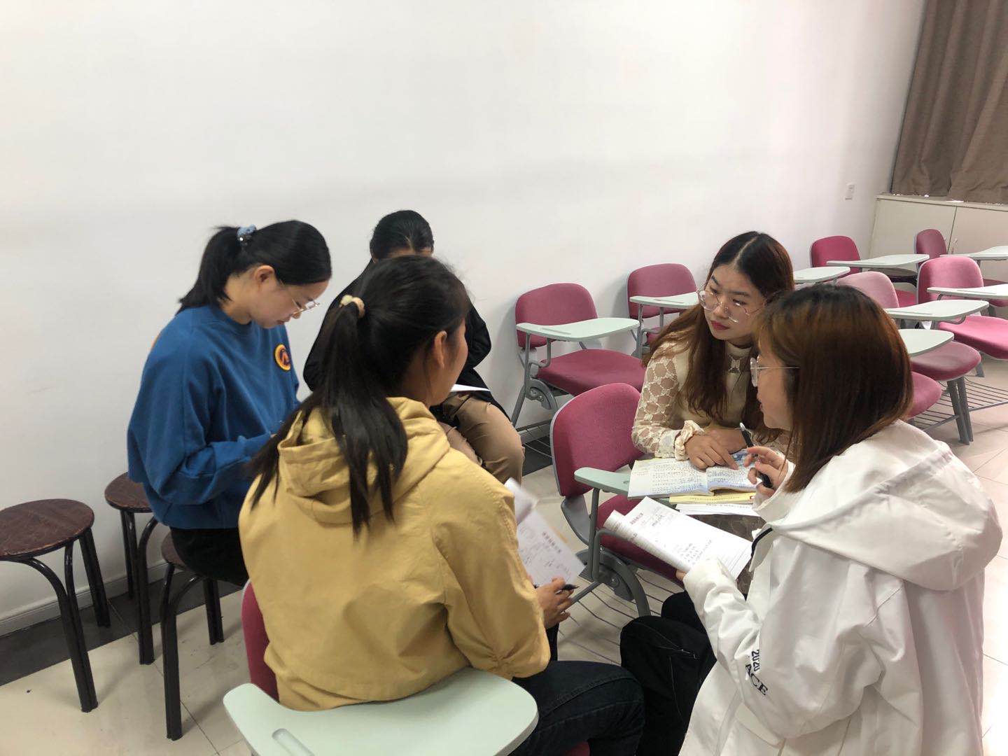三年级语文校内研讨课新闻稿_html_m69fd0d38.jpg