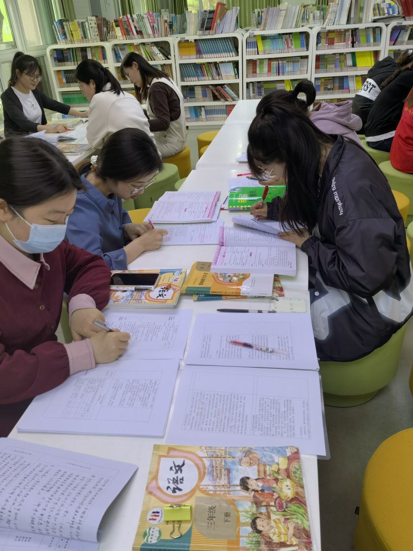 三语组内教研报道_html_543734f4.png