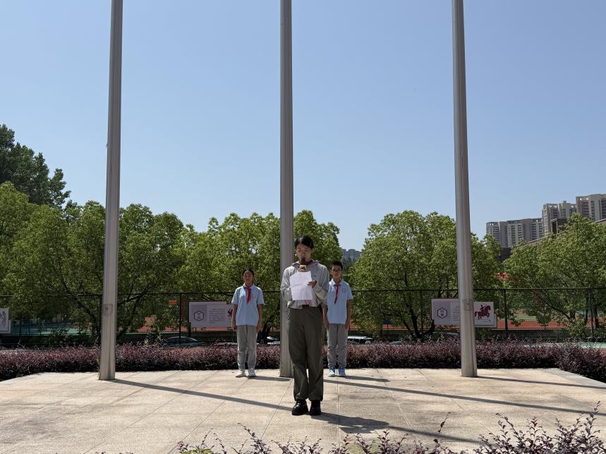 6.16升旗报道_html_2f925a5d.jpg