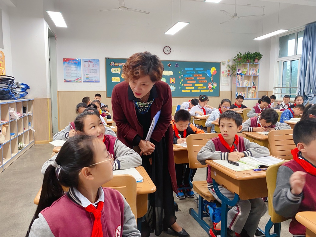 督学报道2_html_65782ce2.jpg