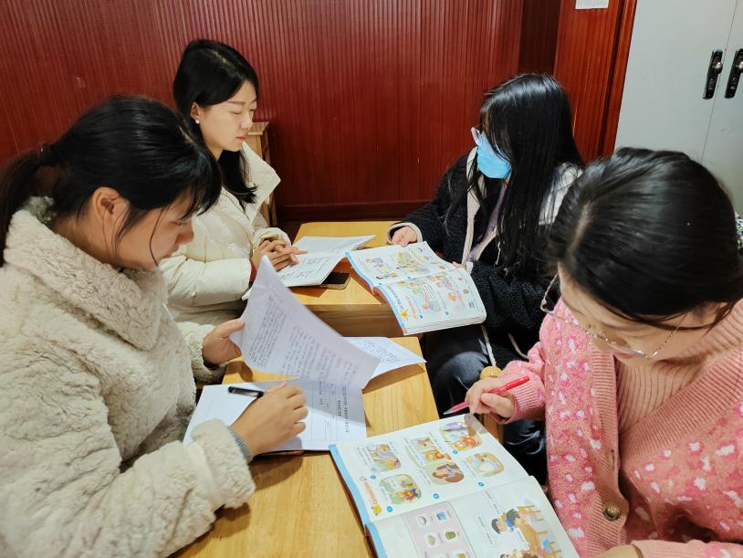 英语组第六次集体备课侧记_html_358fd7fa.jpg