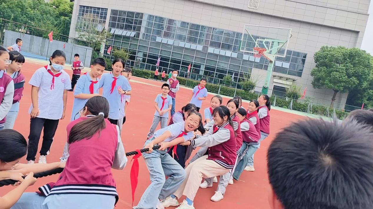 2024.09.30六年级减压拔河比赛（徐云）_html_14ba9b11.jpg