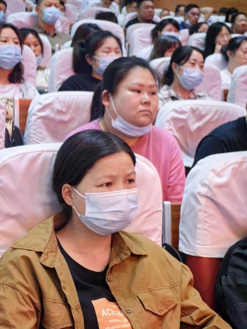 居加一-【丁香汉声·家长成长营】不做“低头族”，培养好习惯——丁小一年级家长学堂活动2023.5.15_html_m4d9a3024.jpg