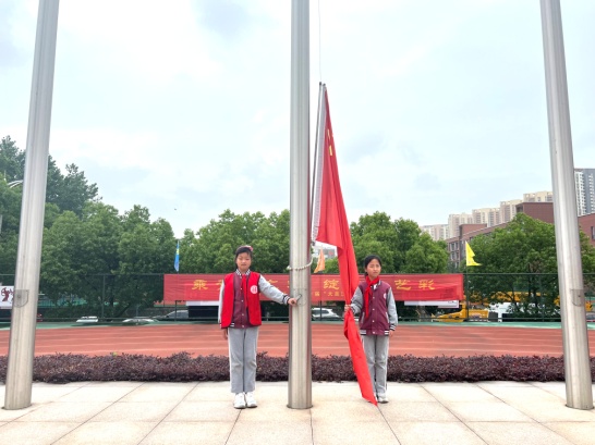 【丁香汉声·学生成长营】心阳光，心绽放_html_7ef0f2d8.jpg