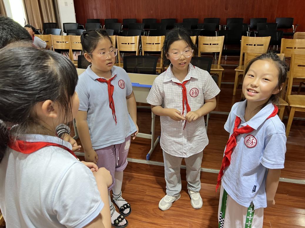 崔粲-【丁香汉声·心育】携“心”前行——南京市丁家庄小学开展心理委员团辅培训活动2023.5.19_html_1ce6b9c5.jpg