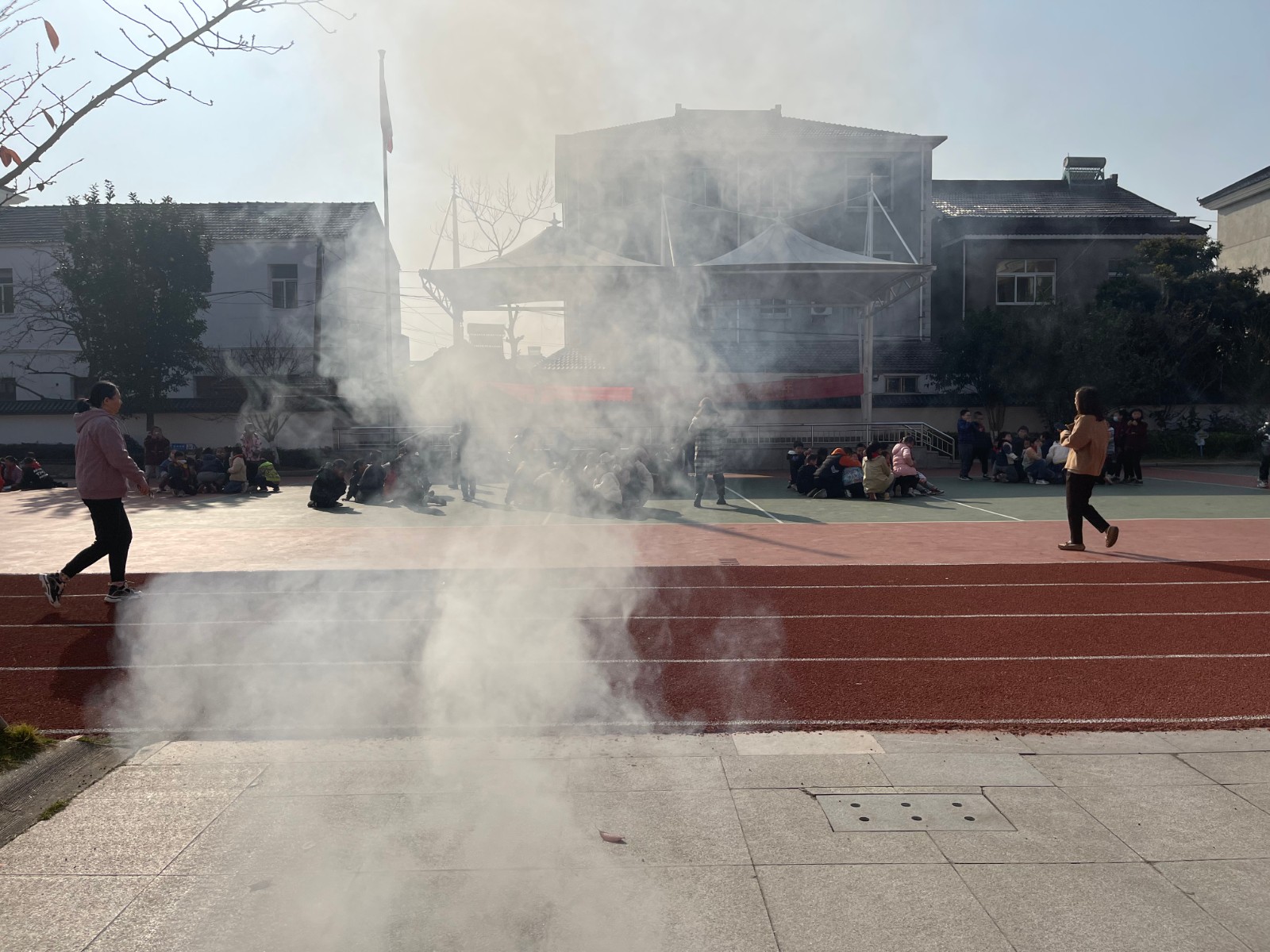 防范化解灾害风险，增强防灾减灾意识 ——2021年八卦洲中桥小学防灾减灾消防应急疏散演练活动