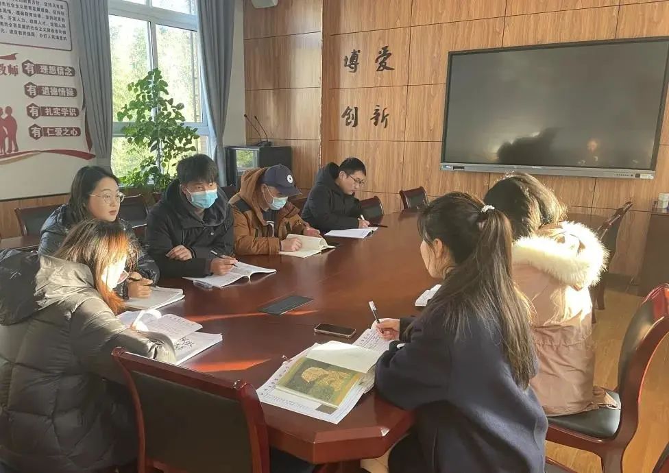 12月教学科研_html_77a0c2fc.jpg