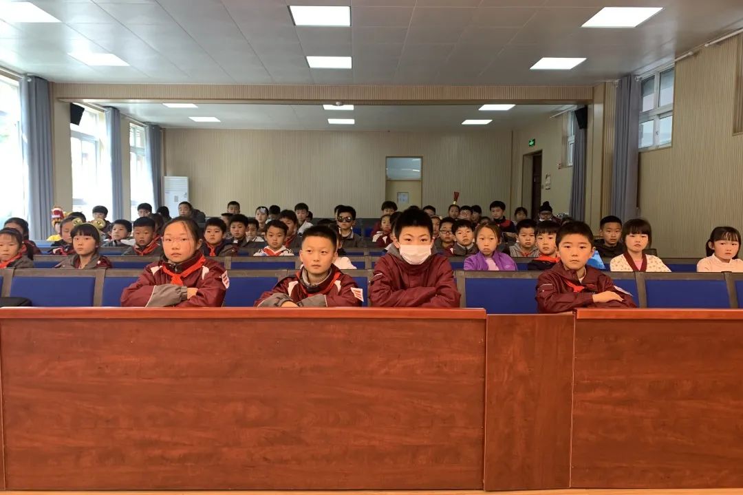 阅读银行_html_m5868a4e2.jpg