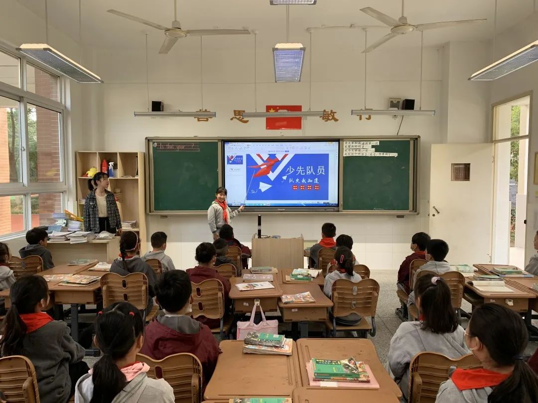 班会_html_17dc0419.jpg
