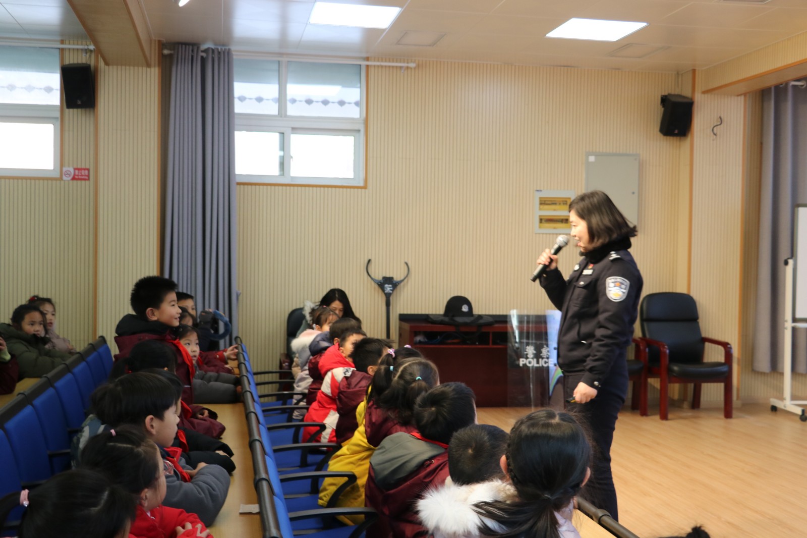 【紫金书院】“安全文明乘车，争做合格小公民” ——记紫金小学开展“安全出行”知识讲座