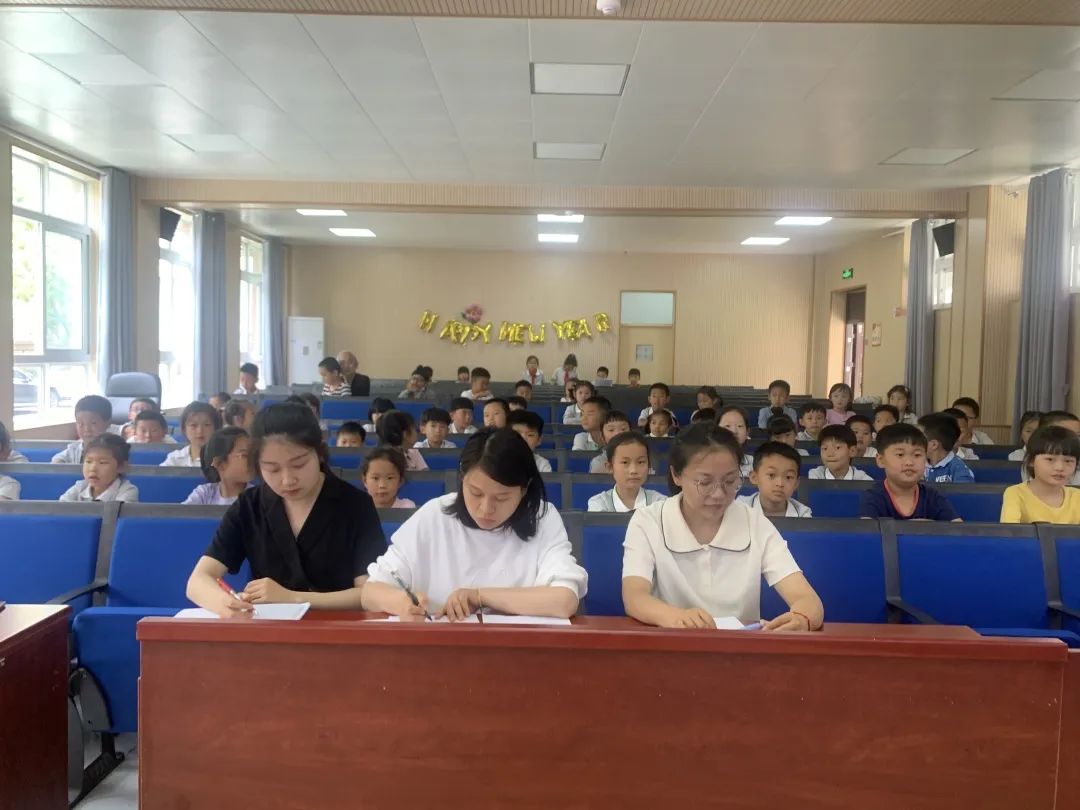 少年队_html_769e9cda.jpg
