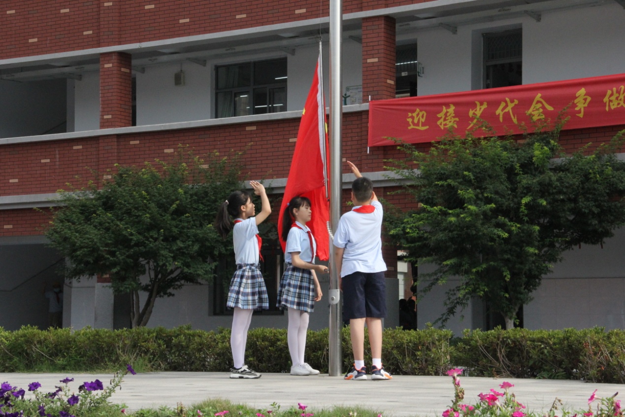 6.8升旗仪式新闻稿_html_m59b72b2f.jpg
