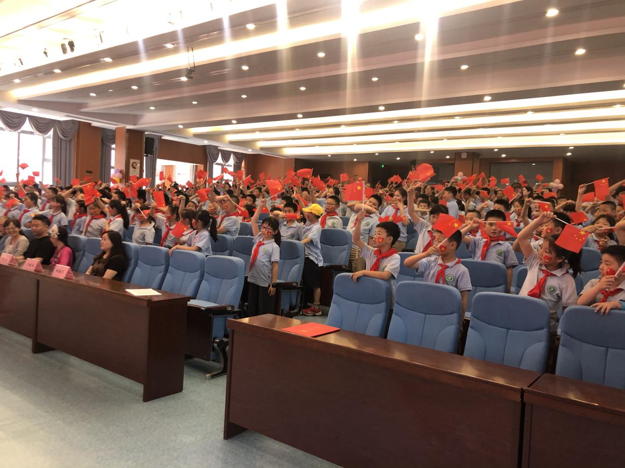 讲述红色故事 传承红色基因新闻稿(2)_html_m57eb9f.jpg