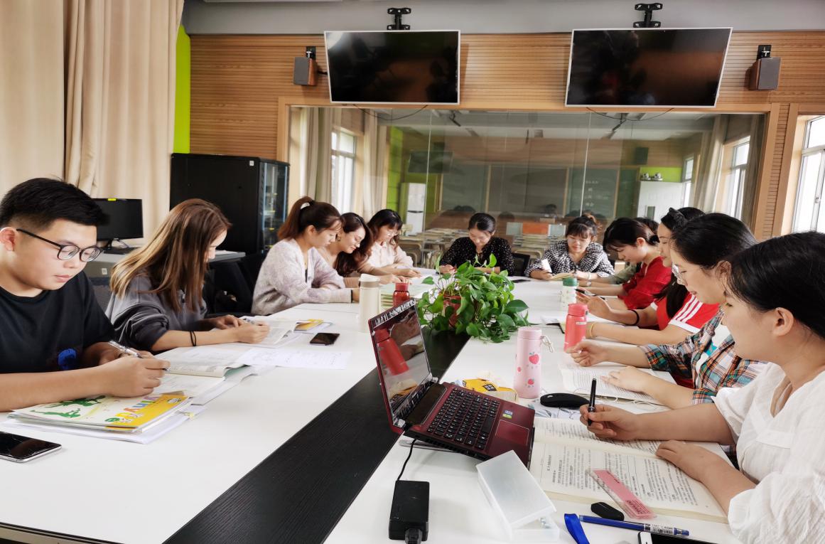 9.16集体备课报道_html_m6d65eccb.jpg