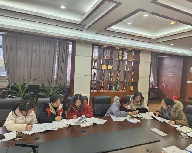 2024.2.29【尚美迈小·学科研究】有“备”而来,“备”出精彩——迈小数学组集体备课报道_html_244ffff4.jpg