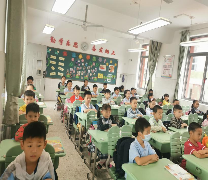 我是小学生啦——常规报道_html_m16adc852.jpg
