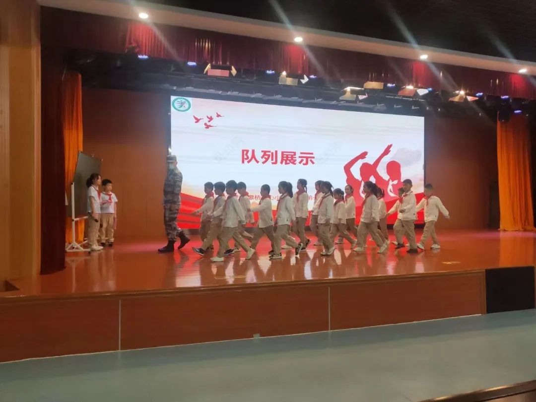 喜迎二十大 争做好队员——迈皋桥中心小学一年级第一批次入队仪式_html_m32608d37.jpg
