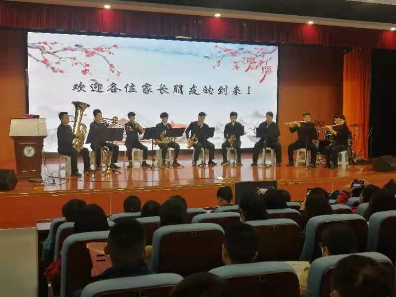 11.20家长会报道_html_37146069.jpg
