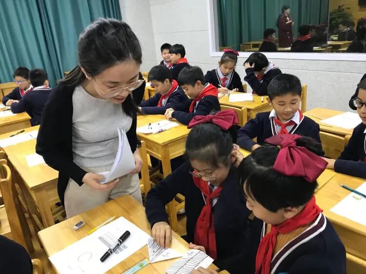 聚焦课堂对话,促进学习力生长_html_m26eabedb.jpg