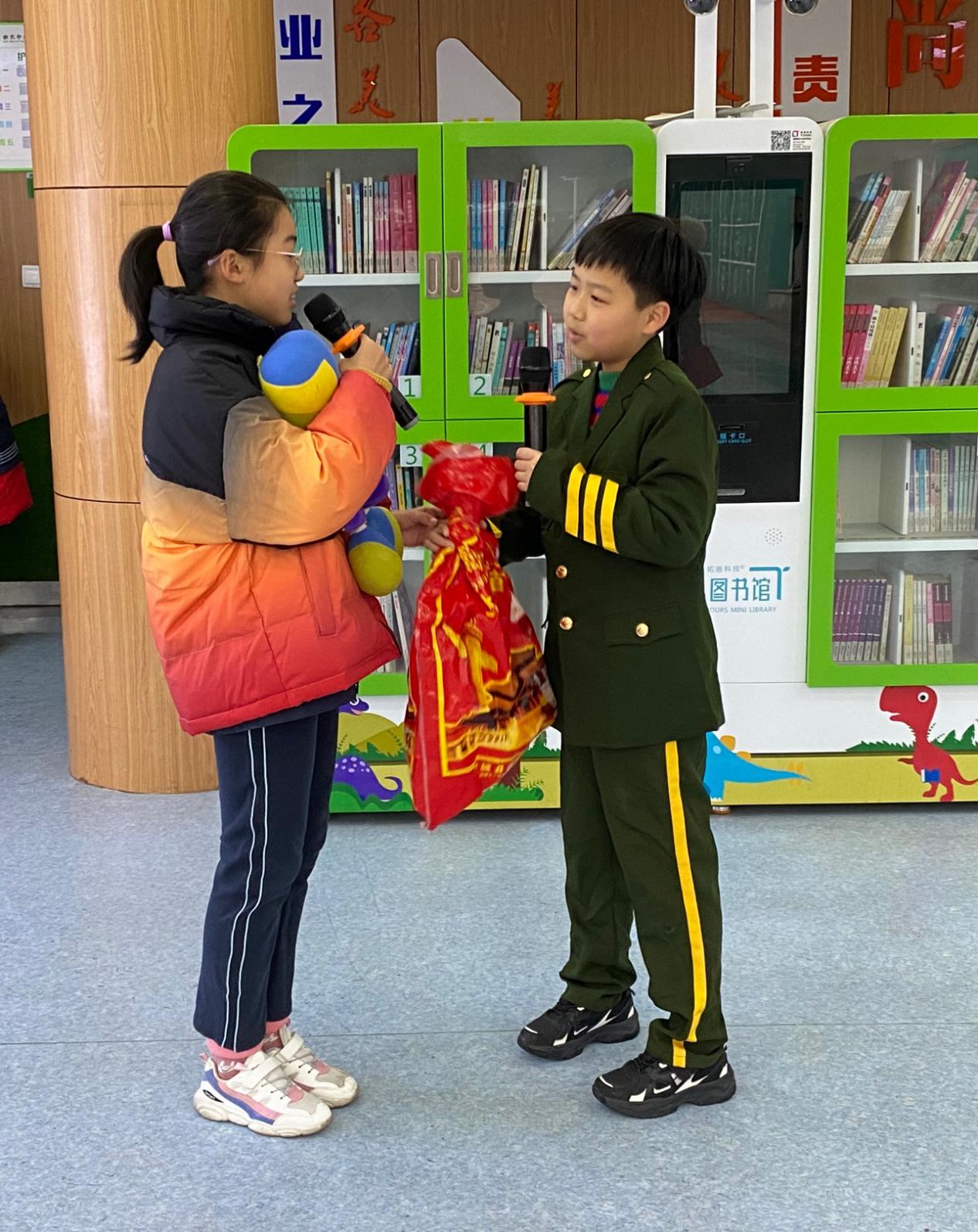 五三班升旗仪式报道_html_m6b672b11.jpg
