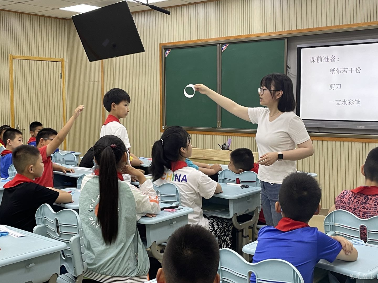 葛老师上课.jpg