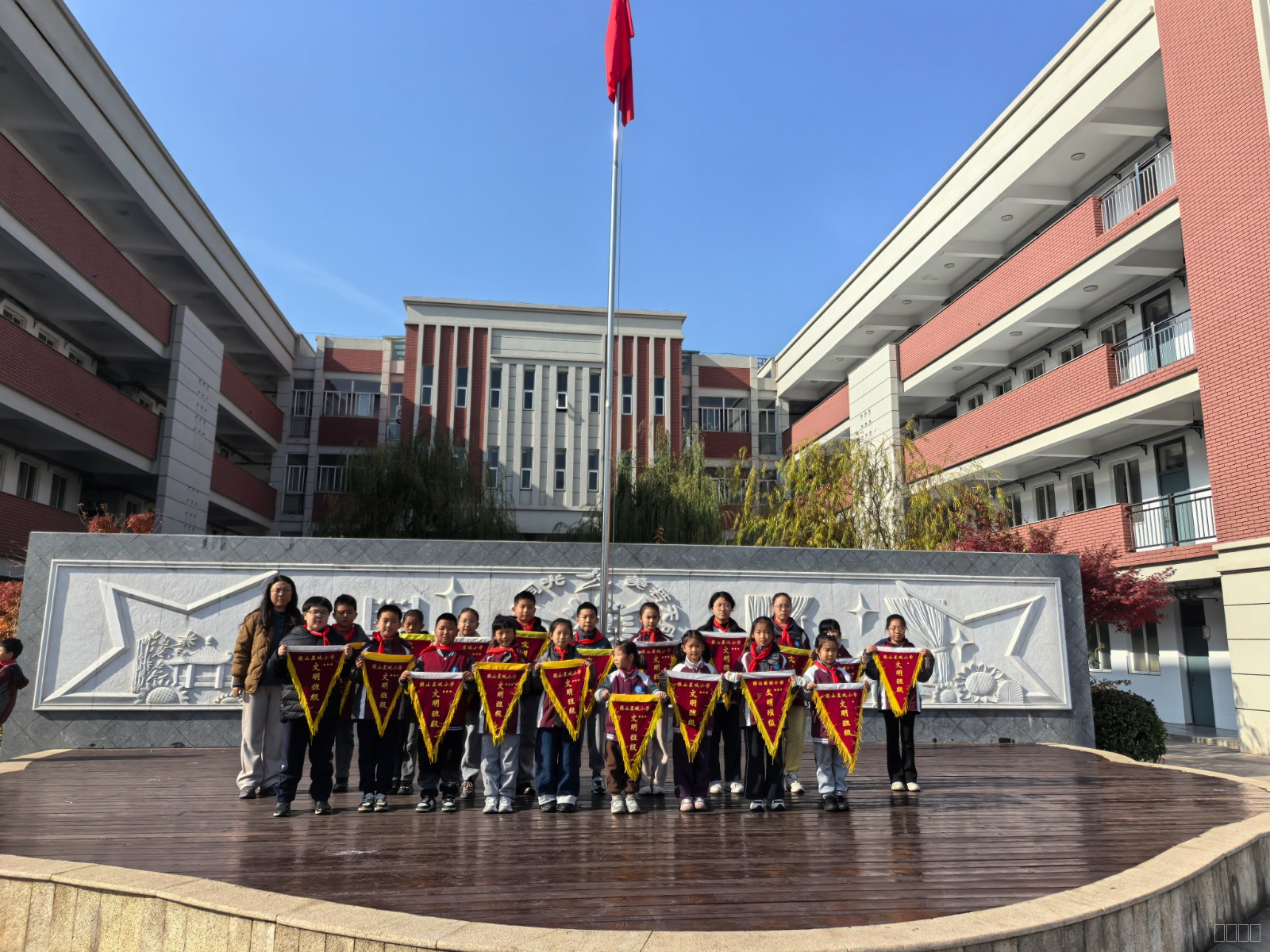 2b2d730ddc032a8da6e4843011988eab.jpg 2b2d730ddc032a8da6e4843011988eab.jpg