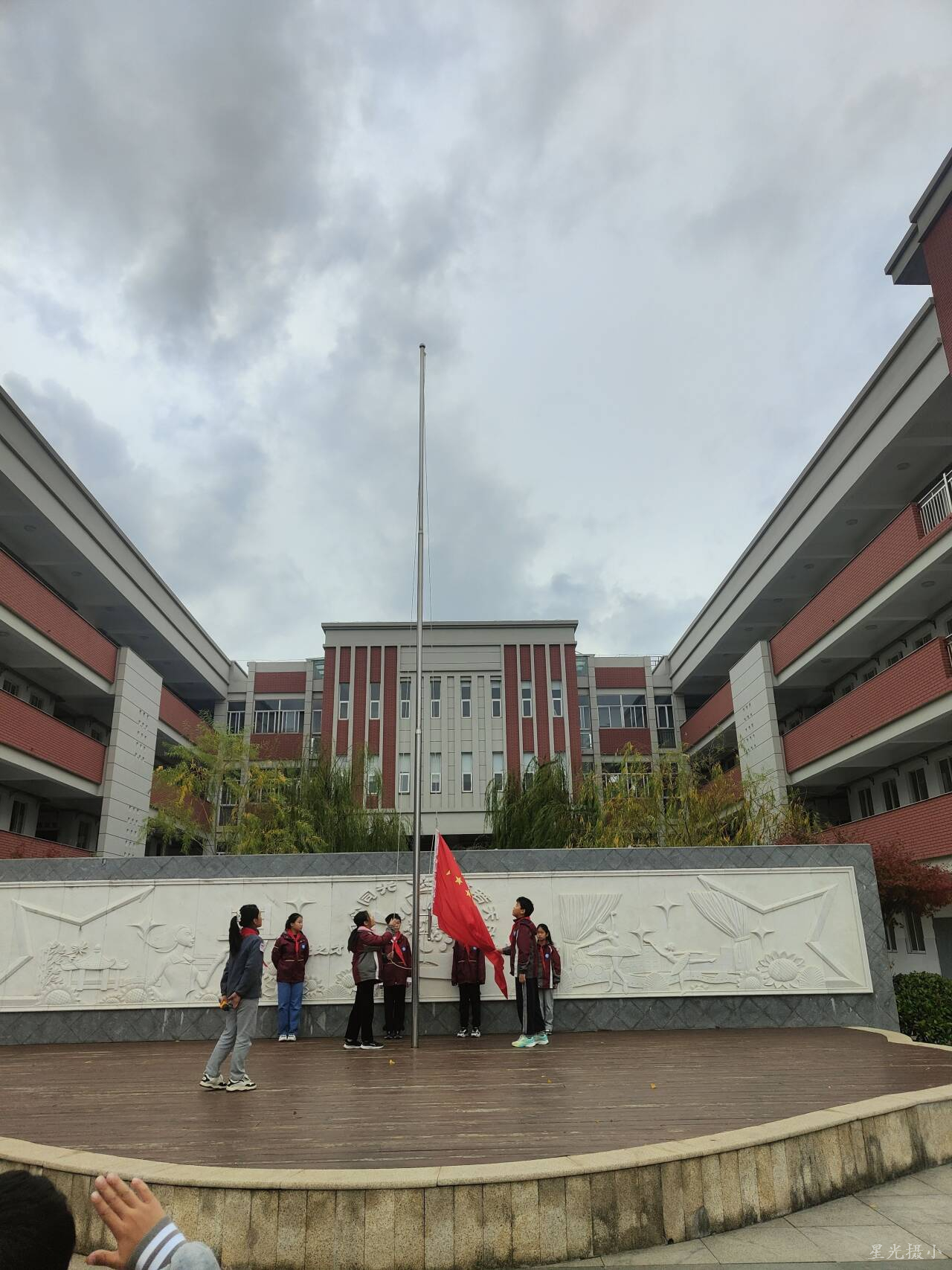 升国旗.jpg
