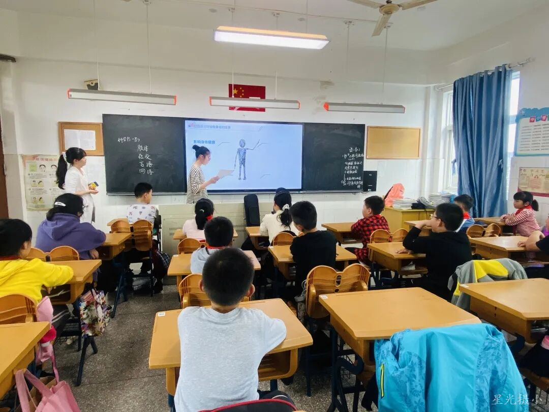 法制讲座2.jpg