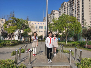 【星光摄小】温馨五月 感恩父母——摄小（天佐路校区）第12周升旗仪式系列报道