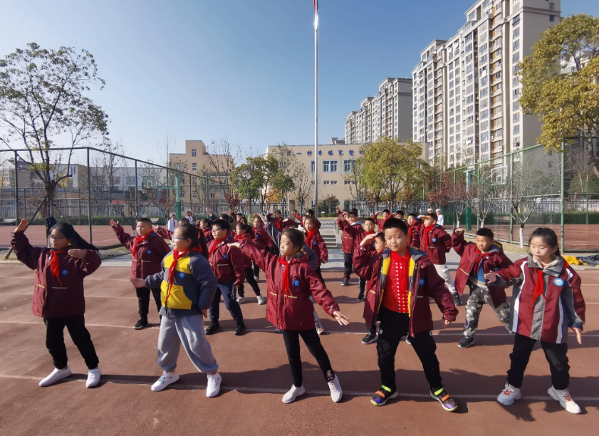 【星光摄小】懂文明，讲礼仪，争做“文明好少年”——摄小天佐路校区第十四周升旗仪式系列报道