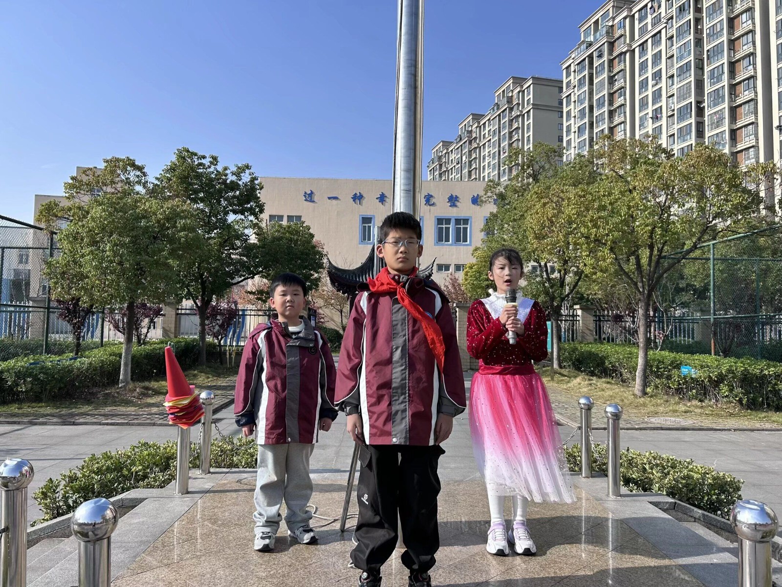 升旗手发言.jpg 升旗手发言.jpg