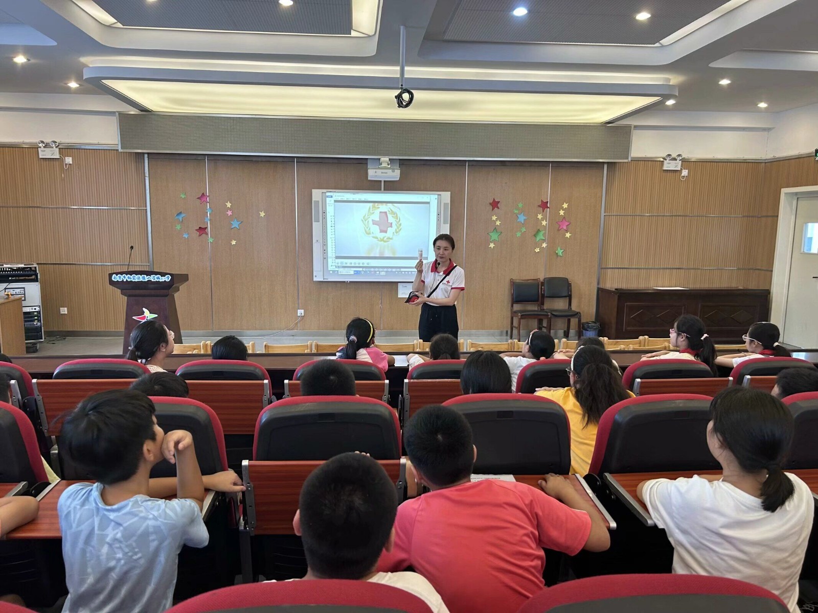 【星光摄小】关爱生命，“救”在身边 ——摄小天佐路校区“世界急救日”宣传活动