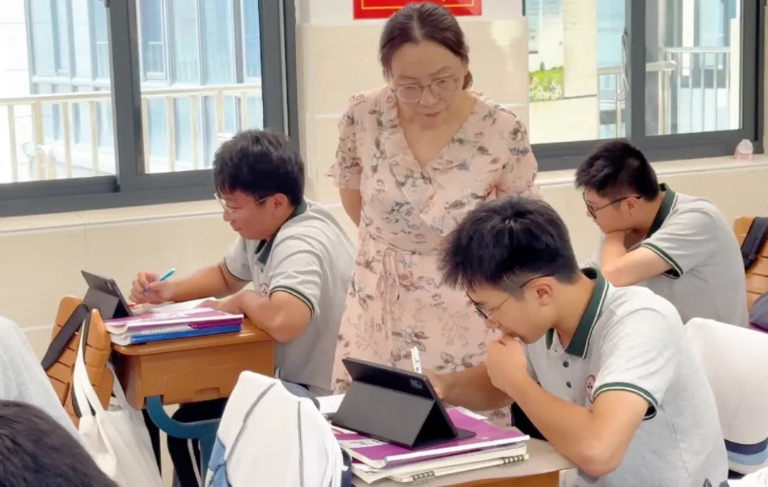 【毅行栖中】智领高三，精析慧学——携手共探精准教学新篇章