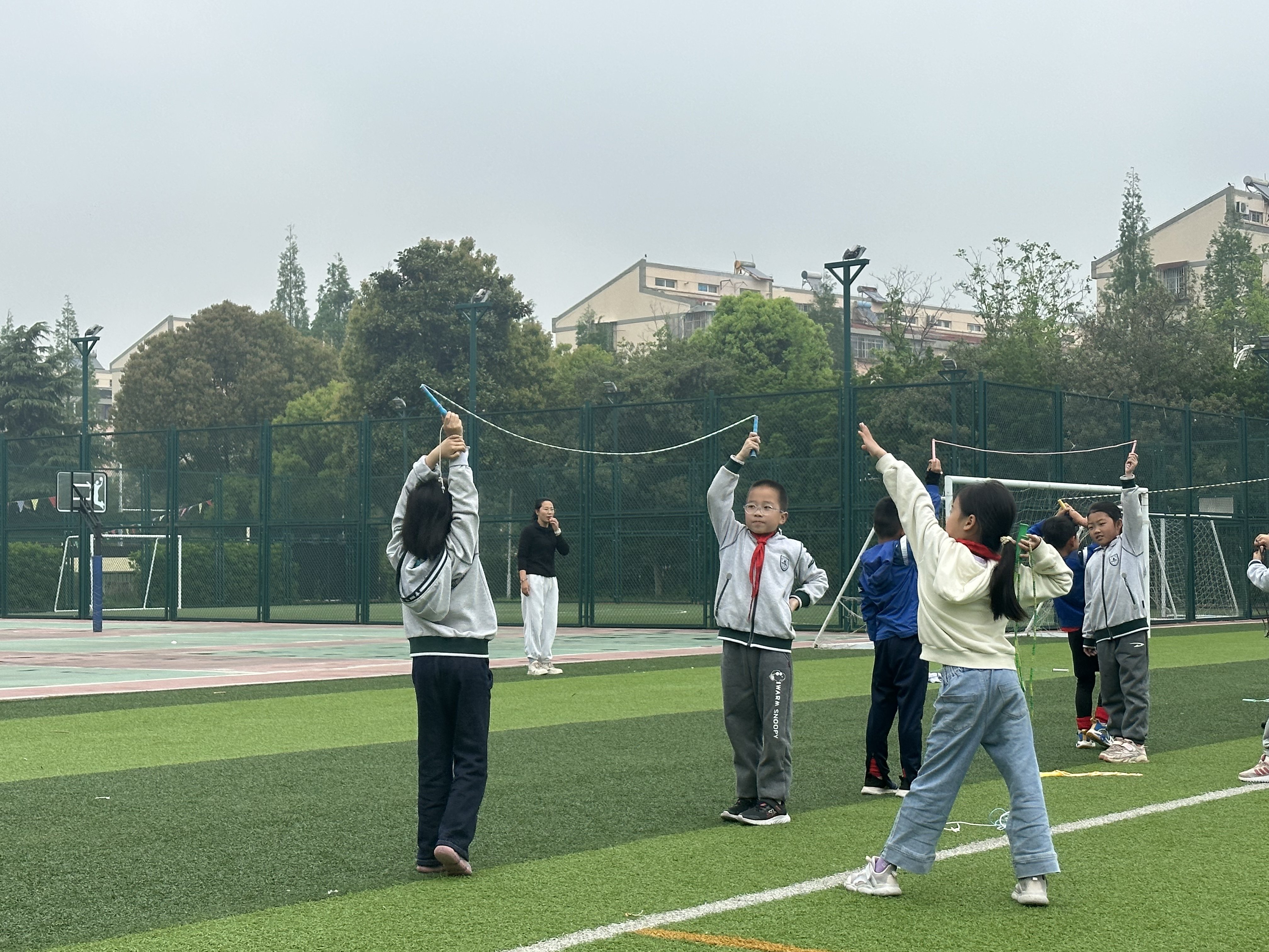 4月12日上午_html_5200f123.jpg
