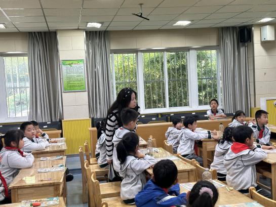 儿歌进入课堂 规则走进心间_html_1c377777.jpg