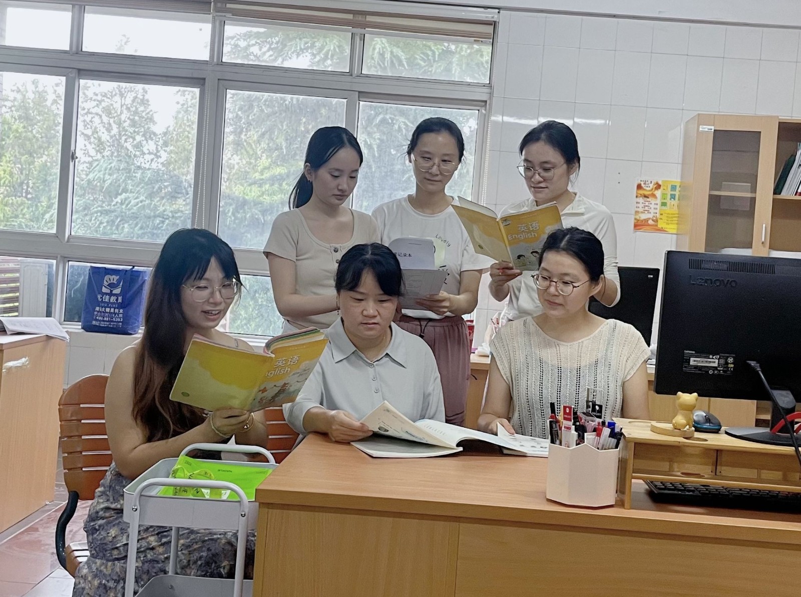 凝心聚力备新课，共研英语启新程 ——附中仙小英语组集体备课一