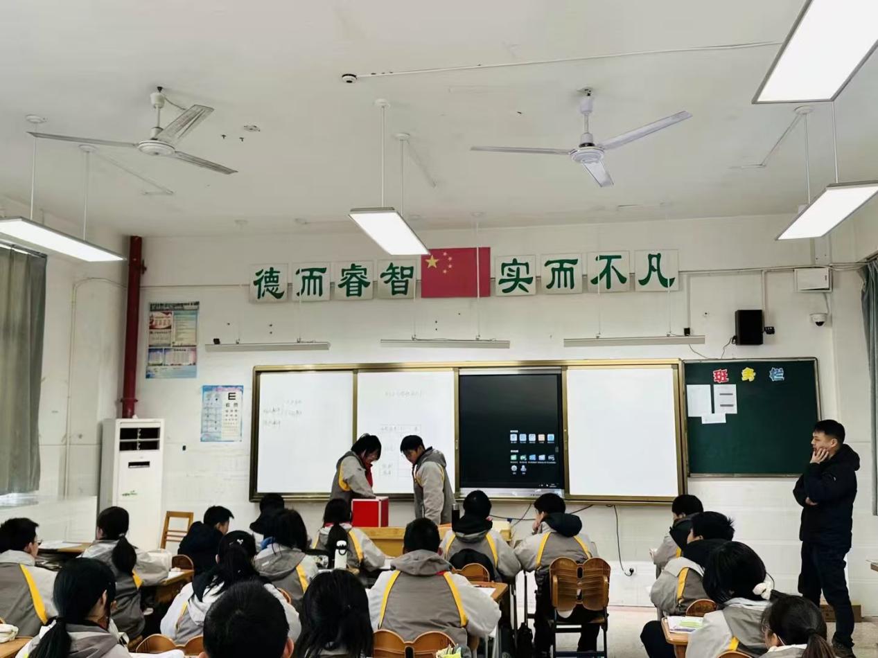 【勤耕摄园】任教精通方有力，育人有法蔚成风——摄山中学开展期初教学常规检查活动_html_m49e2d697.jpg