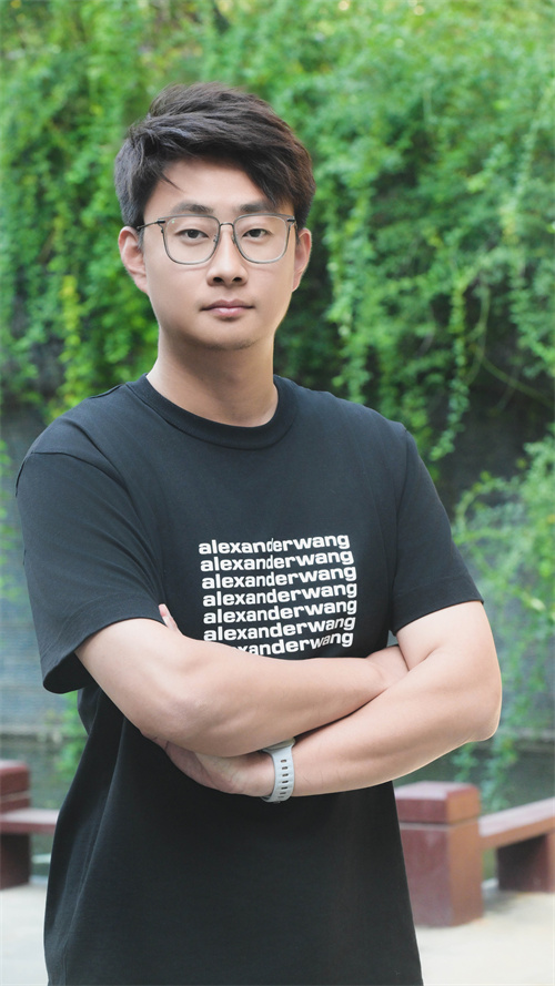 个人照.jpg